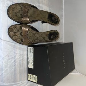 Vintage Gucci bronze GG monogram sandals slides